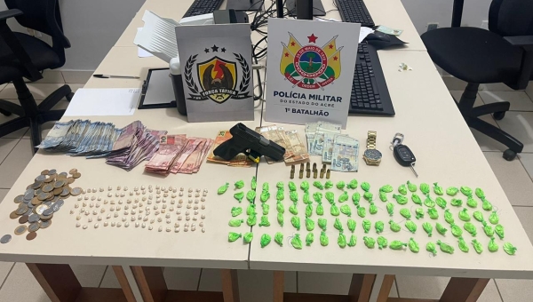 PM prende traficante com arma, drogas e dinheiro na Valdomiro Lopes